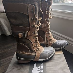 Just like new!!!  Sorel Carly Conquest Boots